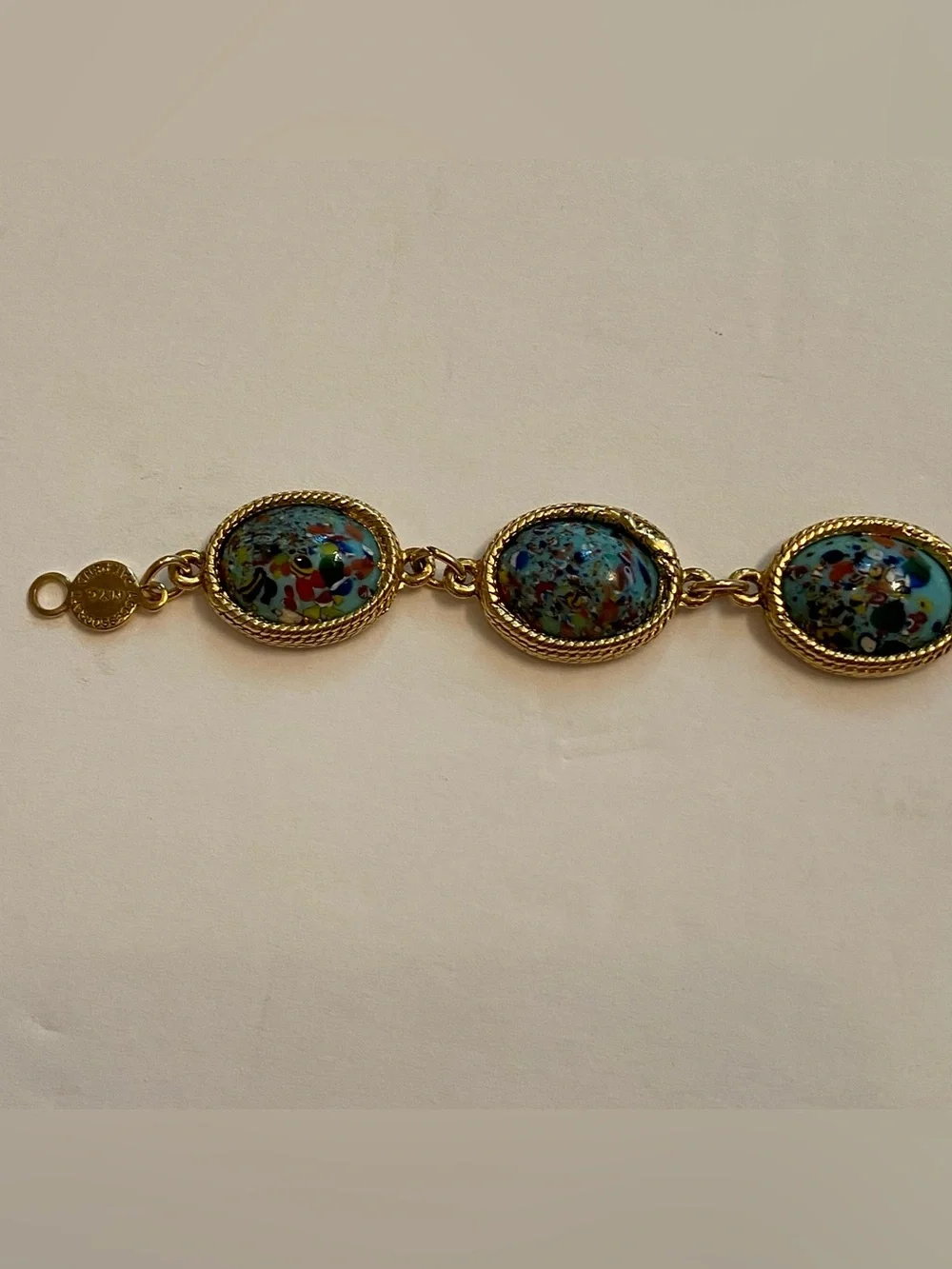 VINTAGE ACCESSOCRAFT NYC BRACELET GOLD TONE BLUE MULTICOLOR GLASS LINKS 7”